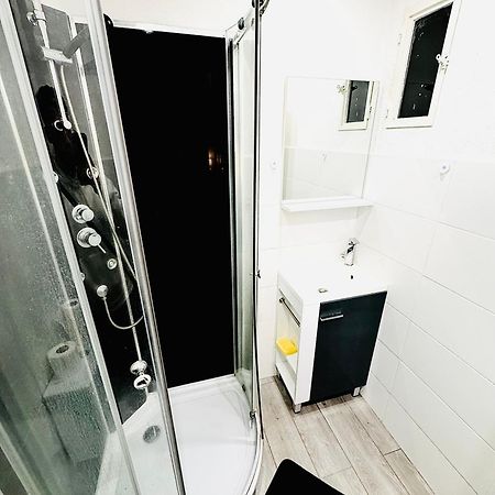 Worldroom Chambre Privee Avec Espace Commun Perpignan Bagian luar foto