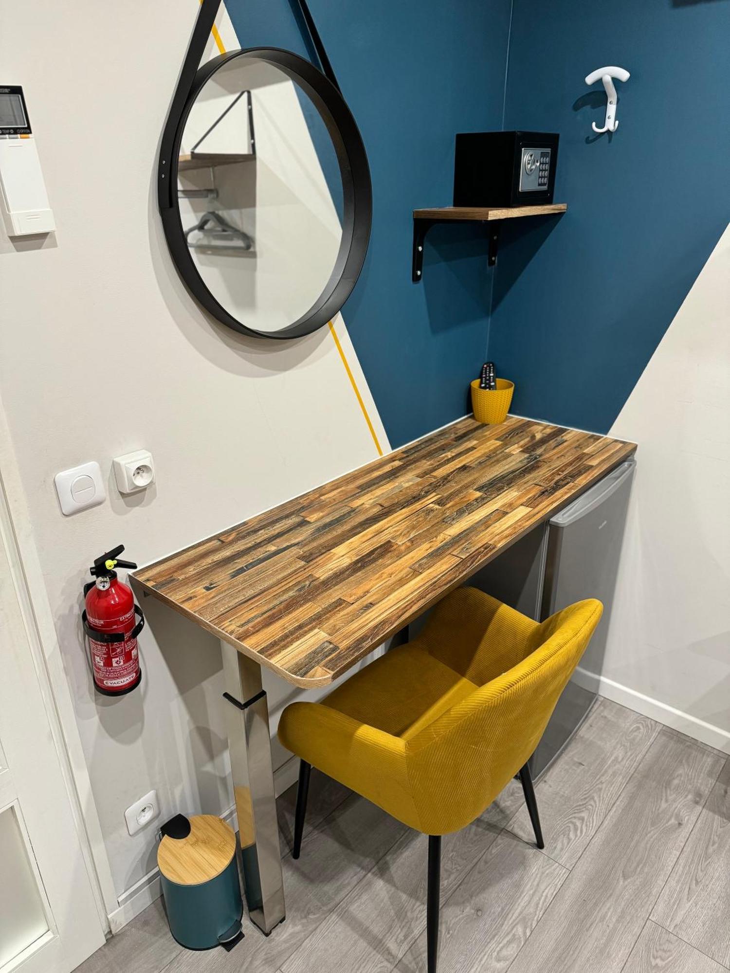 Worldroom Chambre Privee Avec Espace Commun Perpignan Bagian luar foto