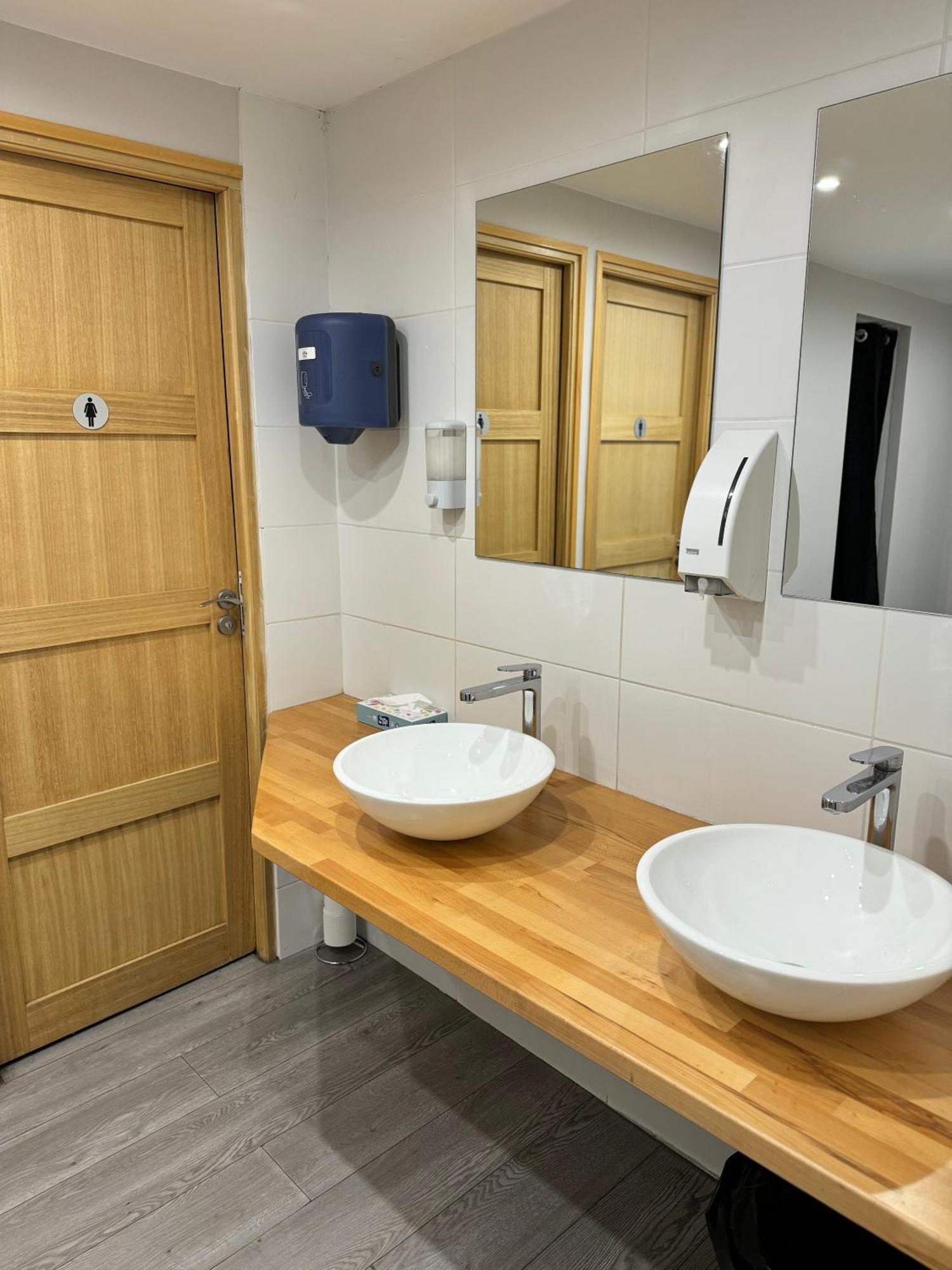 Worldroom Chambre Privee Avec Espace Commun Perpignan Ruang foto