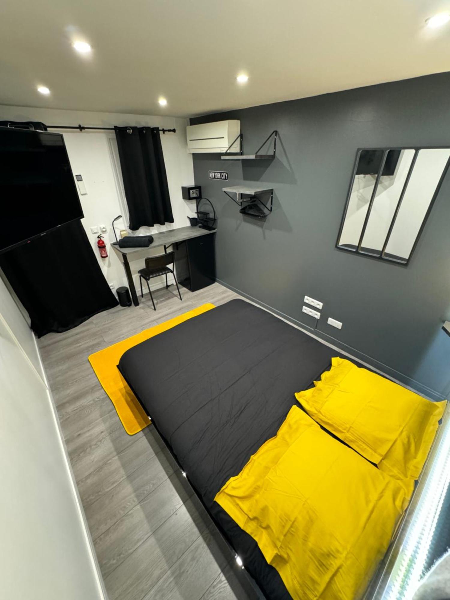 Worldroom Chambre Privee Avec Espace Commun Perpignan Bagian luar foto